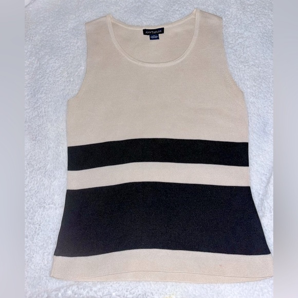 100% Silk Ann Taylor Shirt in Size Medium - Picture 1 of 3